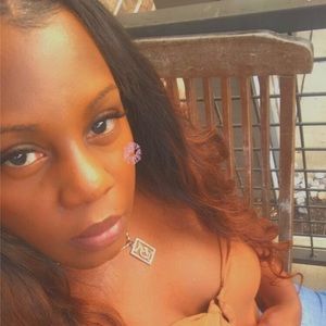 Meet your Posher, Rena